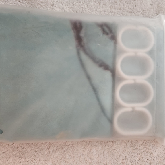 Shower curtin new in bag - Picture 1 of 3